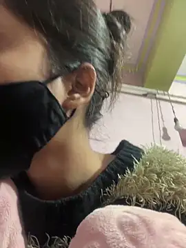 Snapshot of Sandhya_77 chatting on December 16, 5:23 am Sandhya 77 online show from December 16, 5:23 am