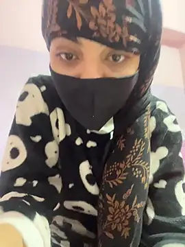 Snapshot of Sandhya_77 chatting on February 3, 6:40 am Sandhya 77 online show from February 3, 6:40 am