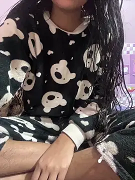 Snapshot of Sandhya_77 chatting on February 14, 5:48 am Sandhya 77 online show from February 14, 5:48 am