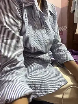 Snapshot of Sandhya_77 chatting on April 2, 6:11 am Sandhya 77 online show from April 2, 6:11 am