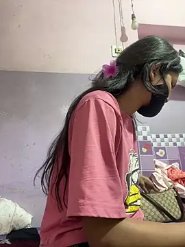 Snapshot of Sandhya_77 chatting on April 5, 5:59 am Sandhya 77 online show from April 5, 5:59 am