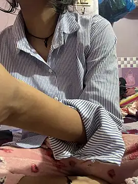 Snapshot of Sandhya_77 chatting on April 12, 6:07 am Sandhya 77 online show from April 12, 6:07 am