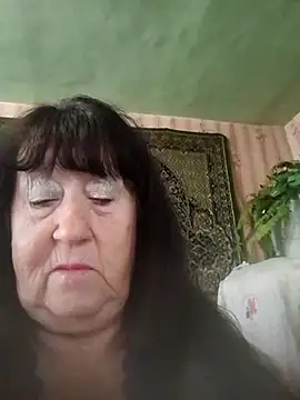 CrystalLime6411 online show from November 5, 6:35 am