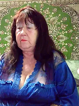 Snapshot of CrystalLime6411 chatting on February 3, 2:53 am CrystalLime6411 online show from February 3, 2:53 am