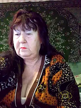 Snapshot of CrystalLime6411 chatting on February 4, 2:23 pm CrystalLime6411 online show from February 4, 2:23 pm