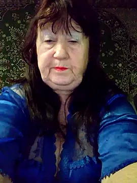 Snapshot of CrystalLime6411 chatting on February 5, 3:11 am CrystalLime6411 online show from February 5, 3:11 am