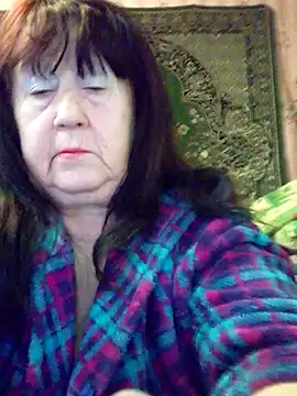 Snapshot of CrystalLime6411 chatting on February 11, 5:34 am CrystalLime6411 online show from February 11, 5:34 am