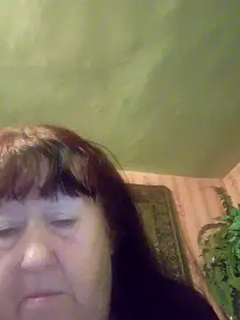 Snapshot of CrystalLime6411 chatting on February 14, 4:15 pm CrystalLime6411 online show from February 14, 4:15 pm