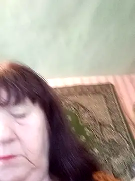 Snapshot of CrystalLime6411 chatting on February 19, 8:32 am CrystalLime6411 online show from February 19, 8:32 am