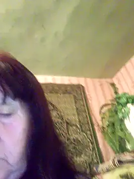 Snapshot of CrystalLime6411 chatting on February 19, 8:38 pm CrystalLime6411 online show from February 19, 8:38 pm