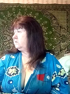 Snapshot of CrystalLime6411 chatting on February 25, 11:42 am CrystalLime6411 online show from February 25, 11:42 am