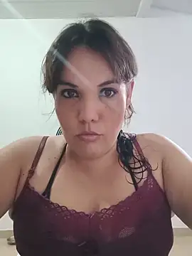 Bellapotencia1985 online show from May 31, 9:49 am