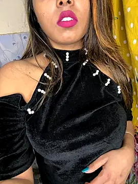 sexy-sukriti online show from December 2, 5:30 pm