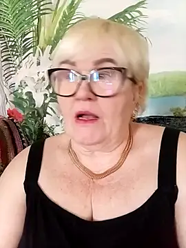 VioletSweet5566 online show from April 5, 7:16 am