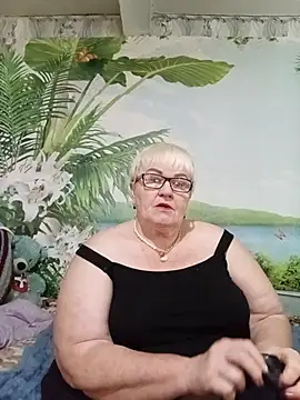 Snapshot of VioletSweet5566 chatting on June 17, 6:27 am VioletSweet5566 online show from June 17, 6:27 am