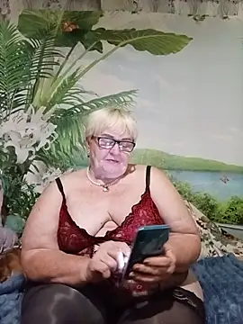 Snapshot of VioletSweet5566 chatting on July 7, 4:11 pm VioletSweet5566 online show from July 7, 4:11 pm