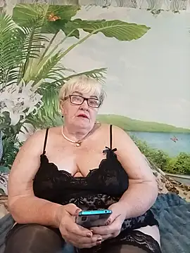 Snapshot of VioletSweet5566 chatting on July 9, 6:06 am VioletSweet5566 online show from July 9, 6:06 am