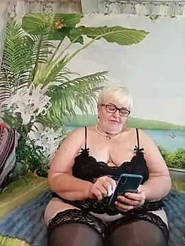 Snapshot of VioletSweet5566 chatting on July 14, 5:56 am VioletSweet5566 online show from July 14, 5:56 am