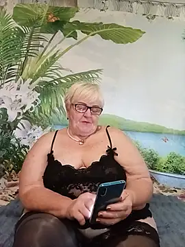 Snapshot of VioletSweet5566 chatting on July 18, 7:56 am VioletSweet5566 online show from July 18, 7:56 am