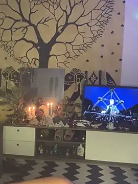 sr dias online show from March 6, 5:48 am