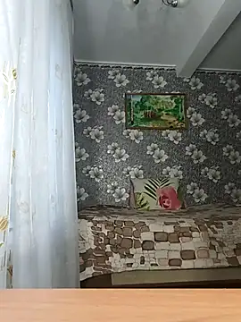 Snapshot of AliceGold5231 chatting on October 27, 6:39 am AliceGold5231 online show from October 27, 6:39 am