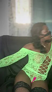  foreigntitts online show from October 28, 4:09 pm