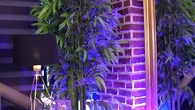 MillaSerene online show from November 2, 6:05 am