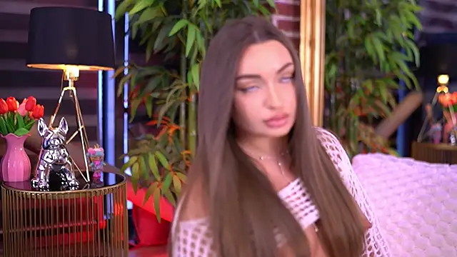 MillaSerene online show from February 16, 6:20 am