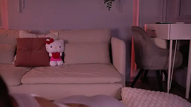 MillaSerene online show from April 10, 5:34 am