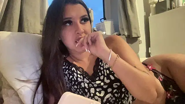 Snapshot of Amelianunnxx chatting on October 28, 5:04 pm Amelianunnxx online show from October 28, 5:04 pm