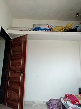 Shivani2002 online show from March 18, 9:12 am