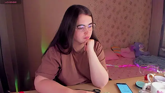 Alice next door online show from February 25, 2:05 pm