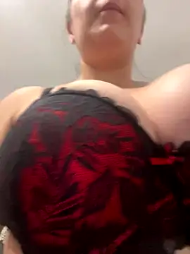 Snapshot of AmaliaAma chatting on September 24, 12:47 am AmaliaAma online show from September 24, 12:47 am