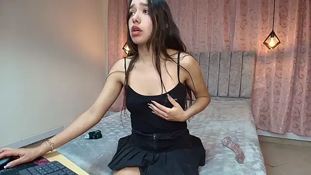 Emily  parker   online show from September 14, 3:49 am