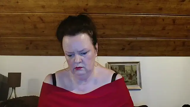 TiffanyMature online show from October 25, 8:14 pm