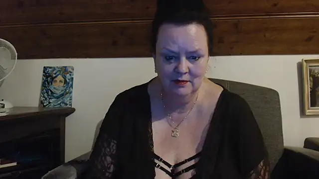 TiffanyMature online show from April 5, 8:17 pm
