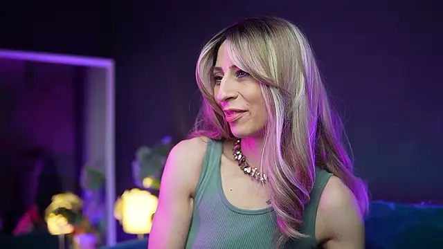 Snapshot of RubyRosa chatting on February 27, 11:16 pm RubyRosa online show from February 27, 11:16 pm