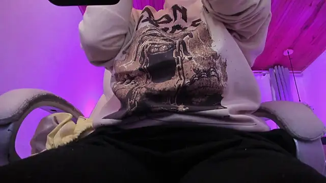 kurito  online show from November 8, 3:18 am