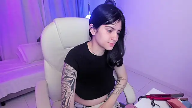 kurito  online show from November 18, 3:45 am