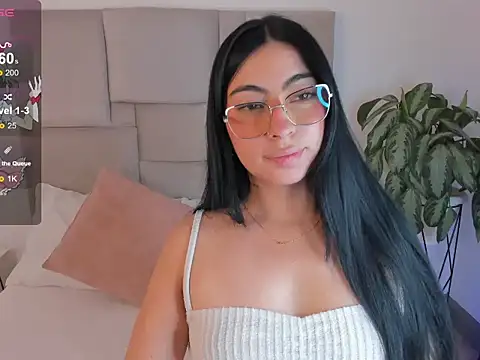 laurenn smith online show from September 19, 1:01 pm