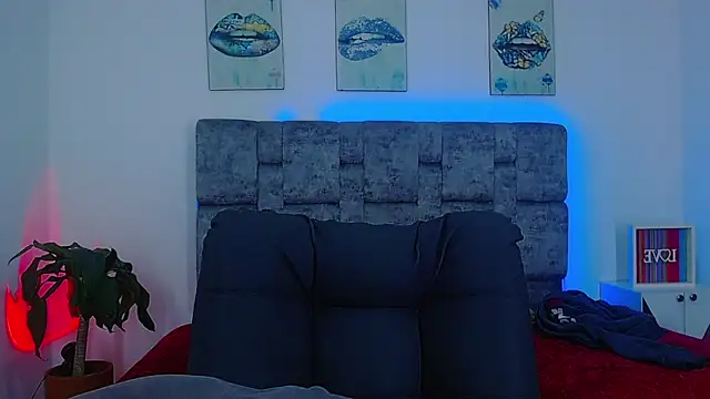 dirty model online show from October 8, 3:15 am