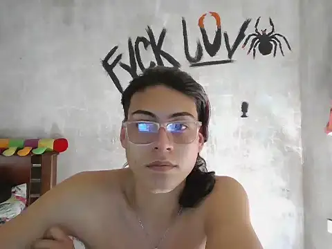 dirty model online show from February 24, 6:50 pm