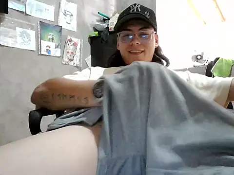 dirty model online show from May 24, 4:34 pm