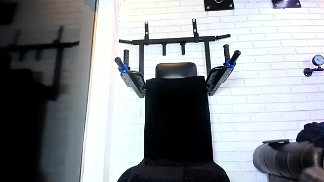 ItaloMoore online show from March 6, 11:28 am