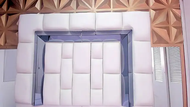 Angel Dustt18 online show from September 17, 7:04 pm