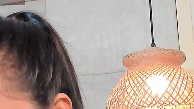 VioletHilton online show from November 27, 8:00 pm