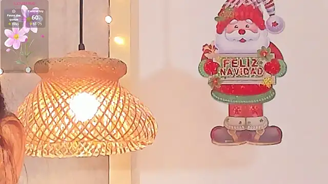 VioletHilton online show from December 17, 8:15 pm