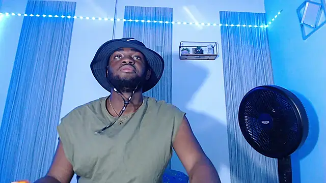 eebony stallion online show from February 13, 11:34 pm