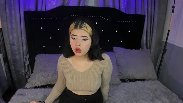 dafnelee online show from September 9, 10:26 am