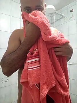 Snapshot of reisloko chatting on October 31, 10:11 pm reisloko online show from October 31, 10:11 pm